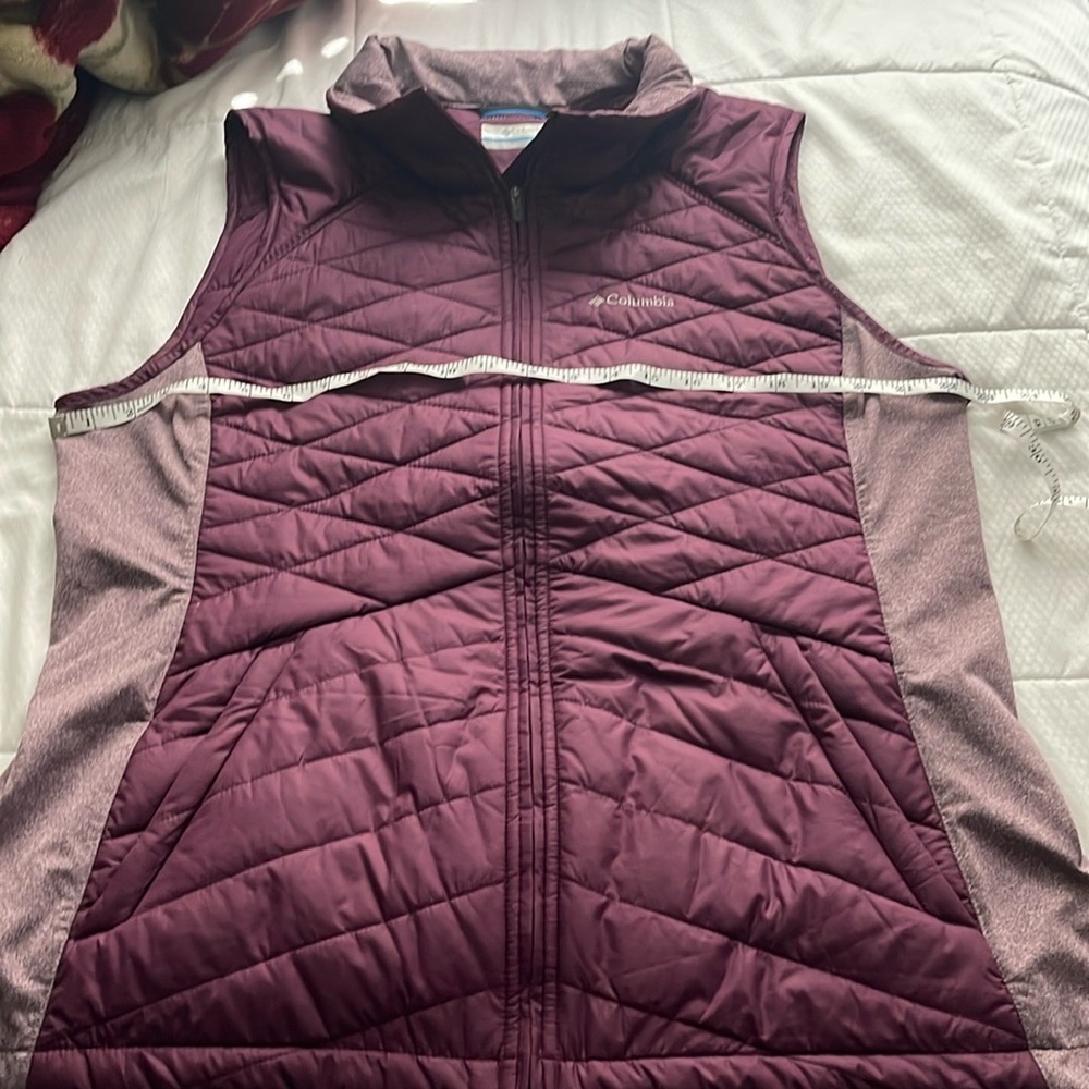 Columbia omni heat vest. Never worn. No tags. Womens xl